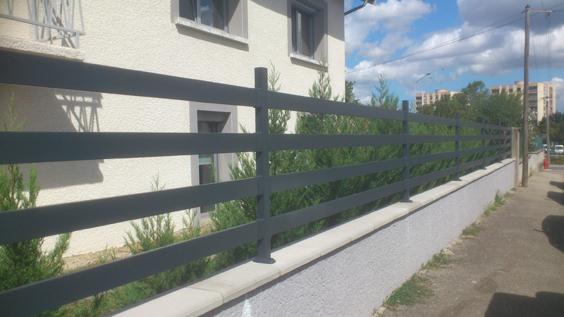 Pose d'une clôture en aluminium - 69 St Genis Laval