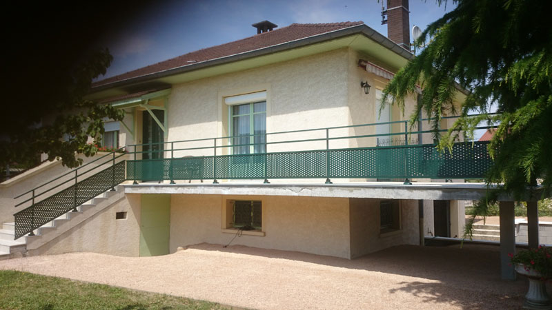 Pose d'un garde corps en aluminium coloris vert - 69 Corbas