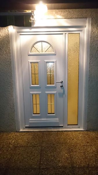 Fourniture et pose d'une porte entrée Alu coloris blanc - 69 lyon