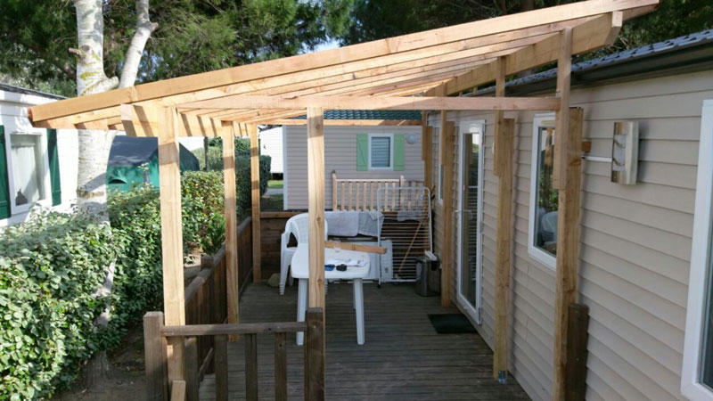 Pose d'un abri de terrasse ossature en bois - 66 Perpignan
